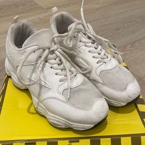 Nasty Gal the perfect white sneakers size 6